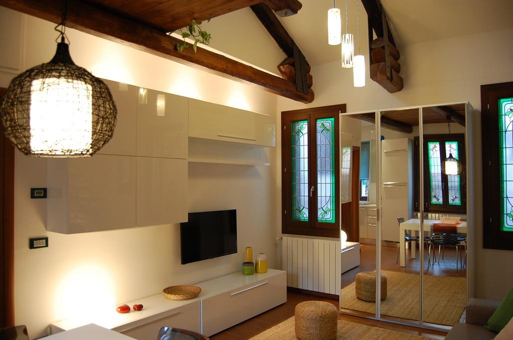 Loft Due Cuori Con Terrazza Apartment Venice Luaran gambar