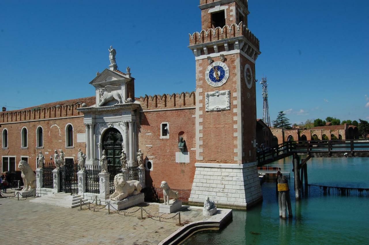 Loft Due Cuori Con Terrazza Apartment Venice Luaran gambar